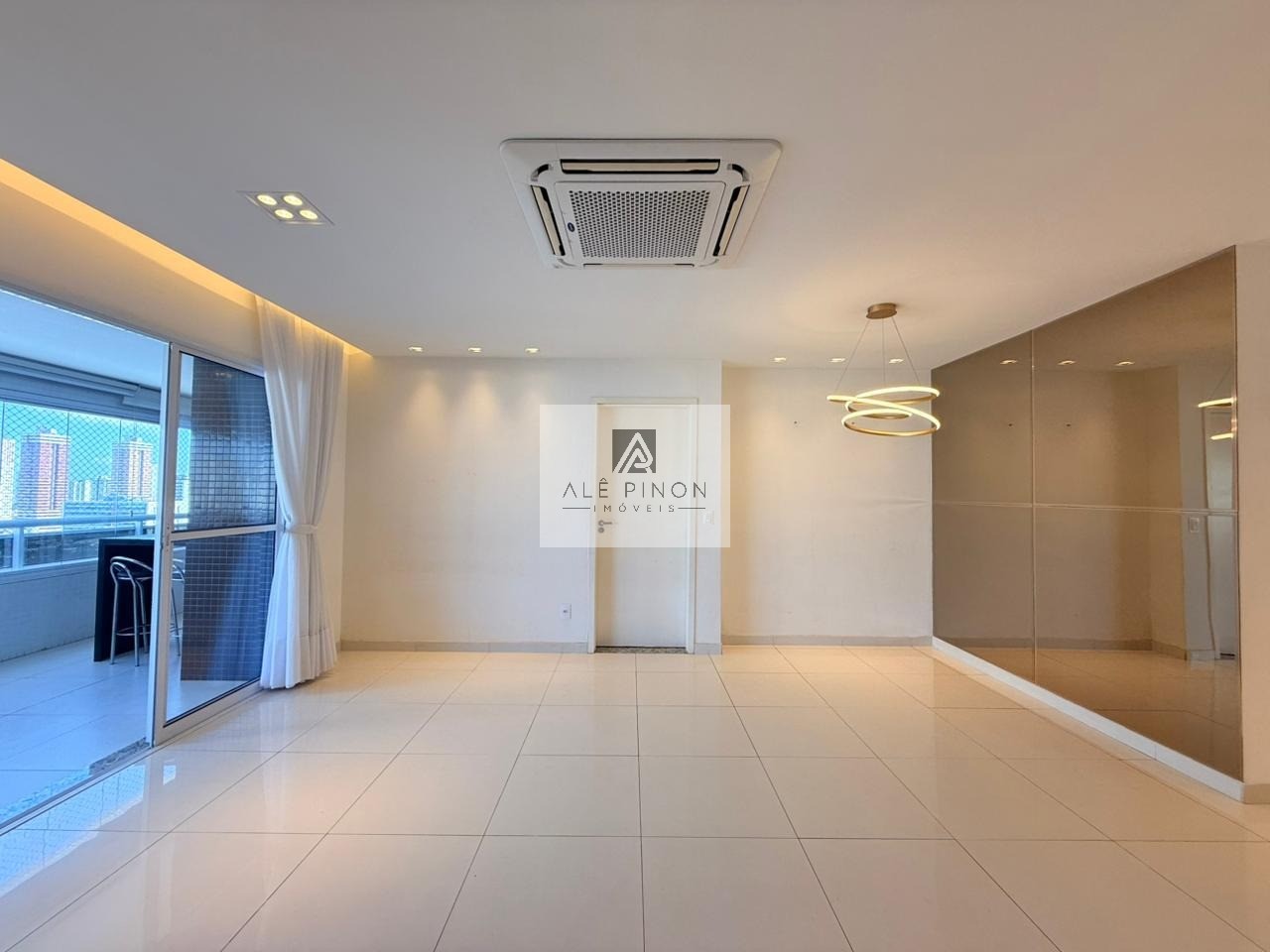 Apartamento de Luxo no Umarizal: 3 Quartos, 3 Suítes, 3 Salas e 143m² - Belém-PA