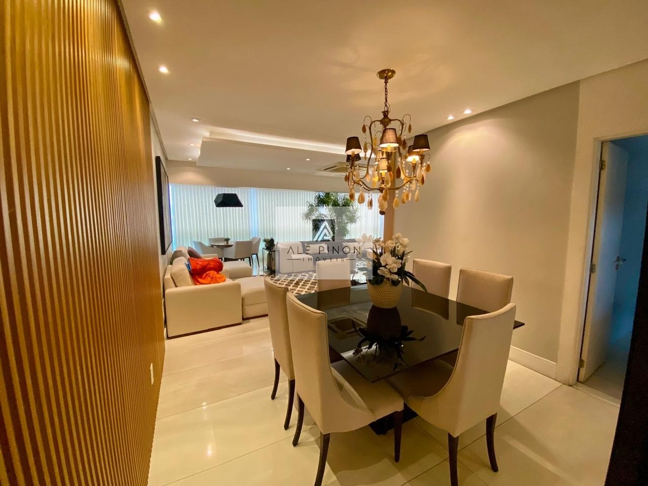 Luxuoso apartamento de 3 quartos, 3 suítes e 3 salas à venda em Nazaré, Belém-PA - 180m² de puro conforto!