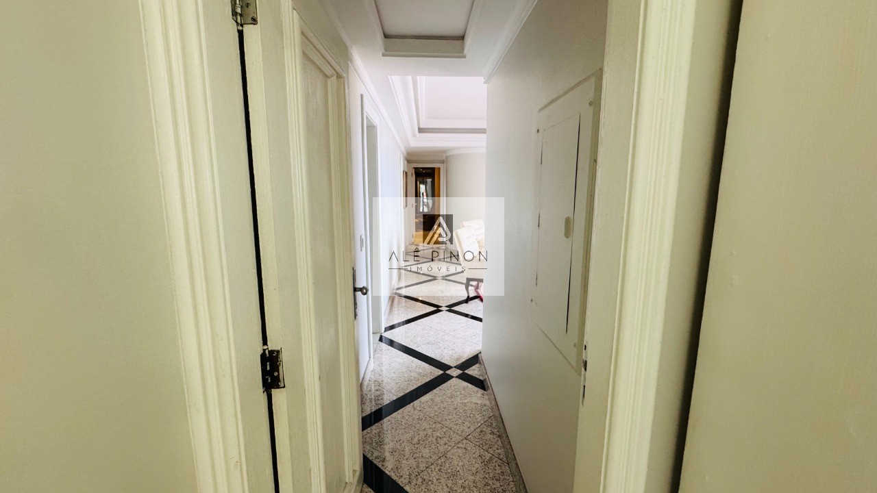 Imperdível apartamento de luxo com 4 quartos e 4 suítes na Campina, Belém-PA - 512m², 4 vagas!
