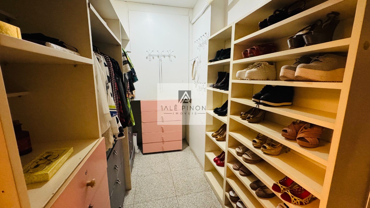 Imperdível apartamento de luxo com 4 quartos e 4 suítes na Campina, Belém-PA - 512m², 4 vagas!
