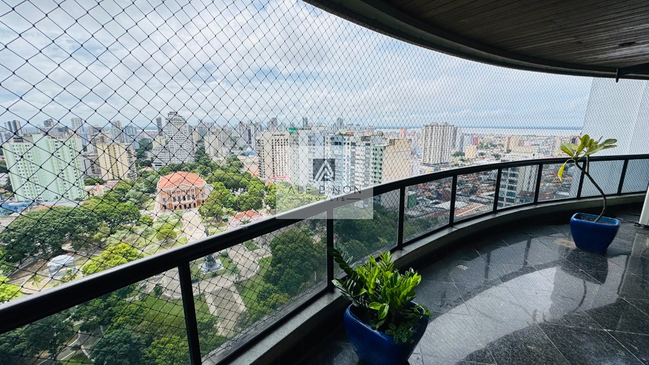 Imperdível apartamento de luxo com 4 quartos e 4 suítes na Campina, Belém-PA - 512m², 4 vagas!