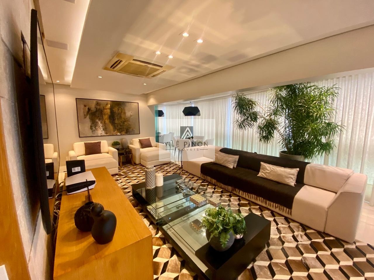 Luxuoso apartamento de 3 quartos, 3 suítes e 3 salas à venda em Nazaré, Belém-PA - 180m² de puro conforto!