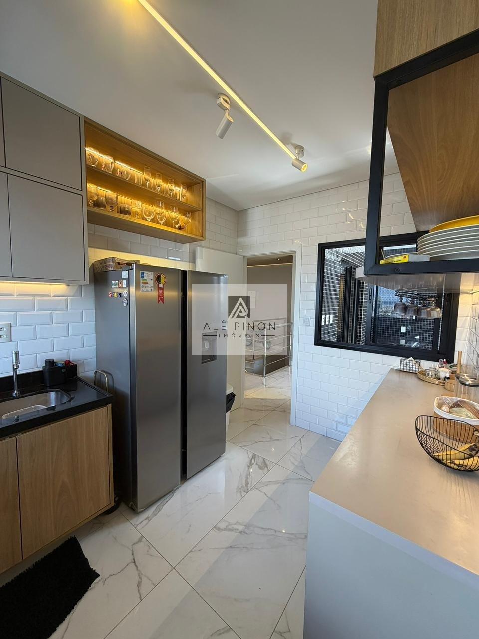 Aluguel de Cobertura Luxuosa em Belém-PA, Bairro Batista Campos: 3 Quartos, 3 Suítes, 2 Salas, 3 Vagas, 150m². Venha Conferir!