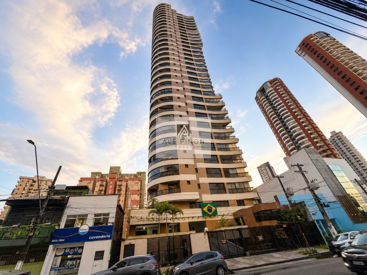 Apartamento de Luxo à Venda em Belém-PA, Umarizal: 4 Quartos, 3 Suítes, 6 Banheiros, 2 Vagas, 195m².