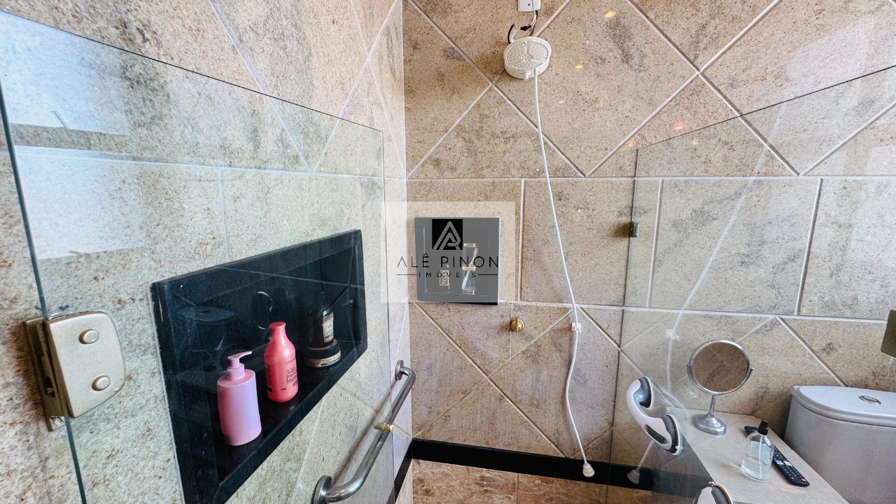Imperdível apartamento de luxo com 4 quartos e 4 suítes na Campina, Belém-PA - 512m², 4 vagas!