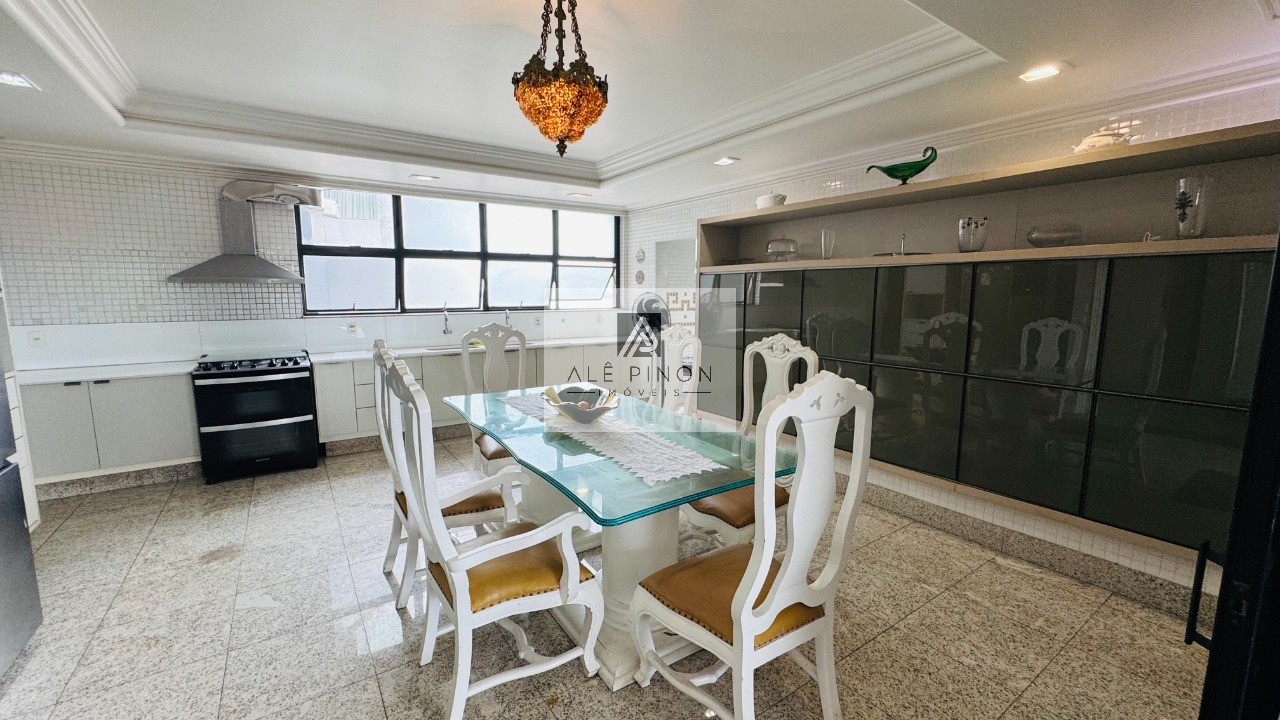 Imperdível apartamento de luxo com 4 quartos e 4 suítes na Campina, Belém-PA - 512m², 4 vagas!