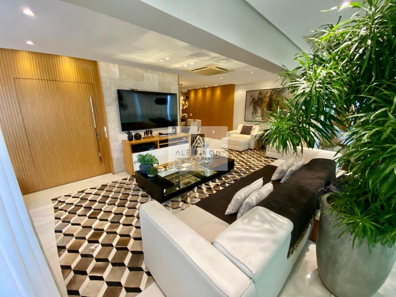 Luxuoso apartamento de 3 quartos, 3 suítes e 3 salas à venda em Nazaré, Belém-PA - 180m² de puro conforto!