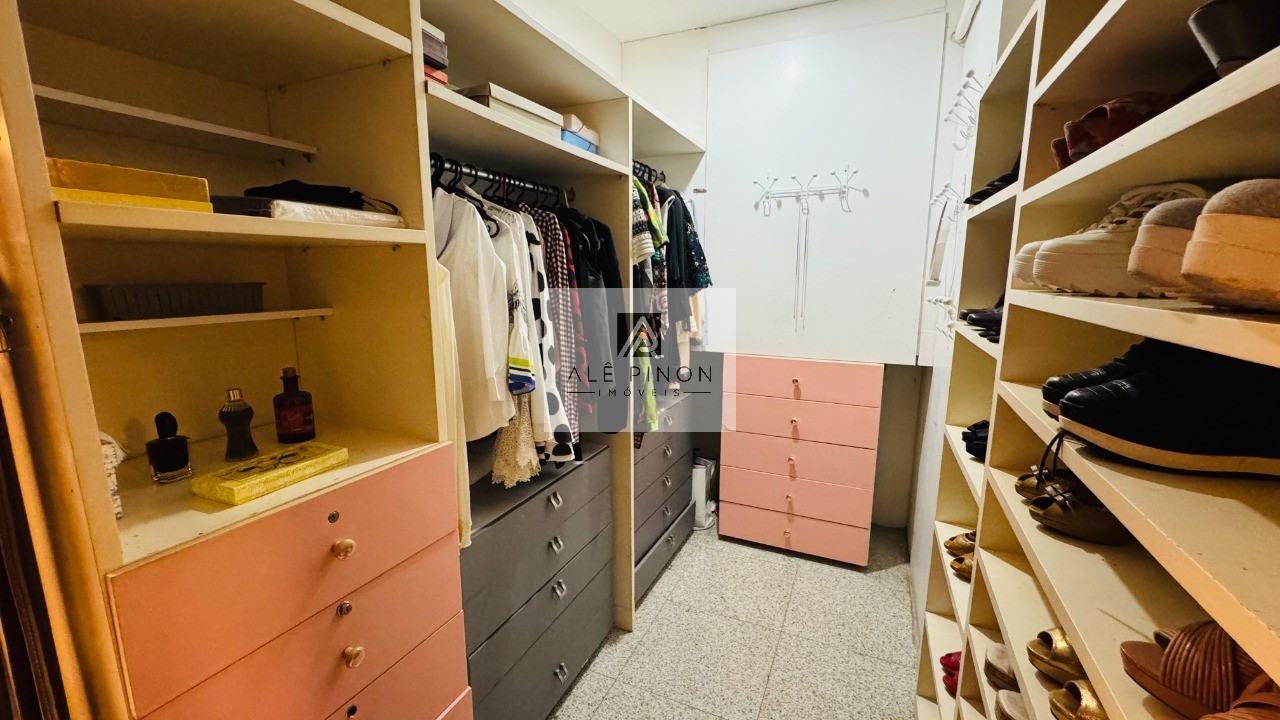 Imperdível apartamento de luxo com 4 quartos e 4 suítes na Campina, Belém-PA - 512m², 4 vagas!