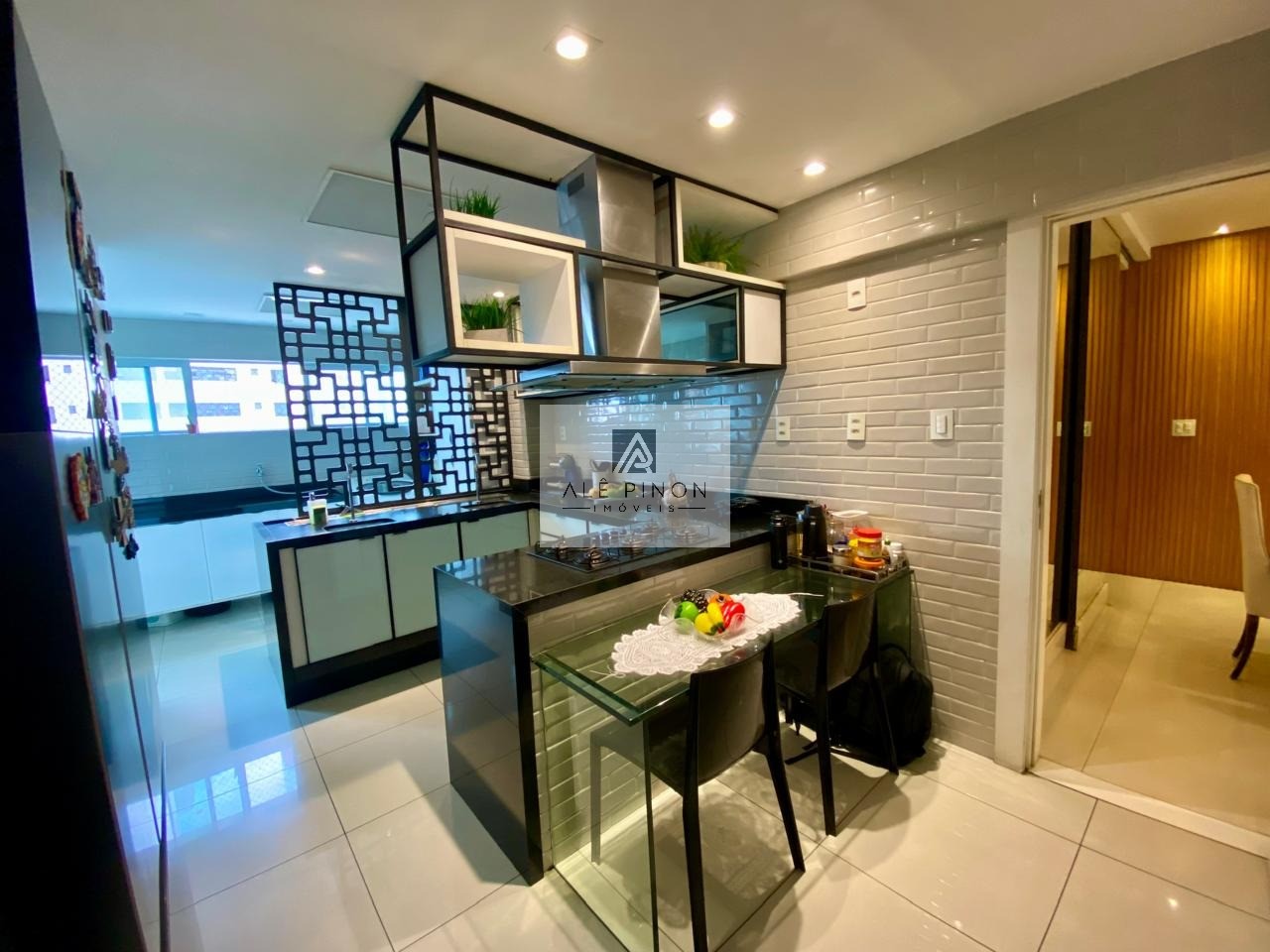 Luxuoso apartamento de 3 quartos, 3 suítes e 3 salas à venda em Nazaré, Belém-PA - 180m² de puro conforto!