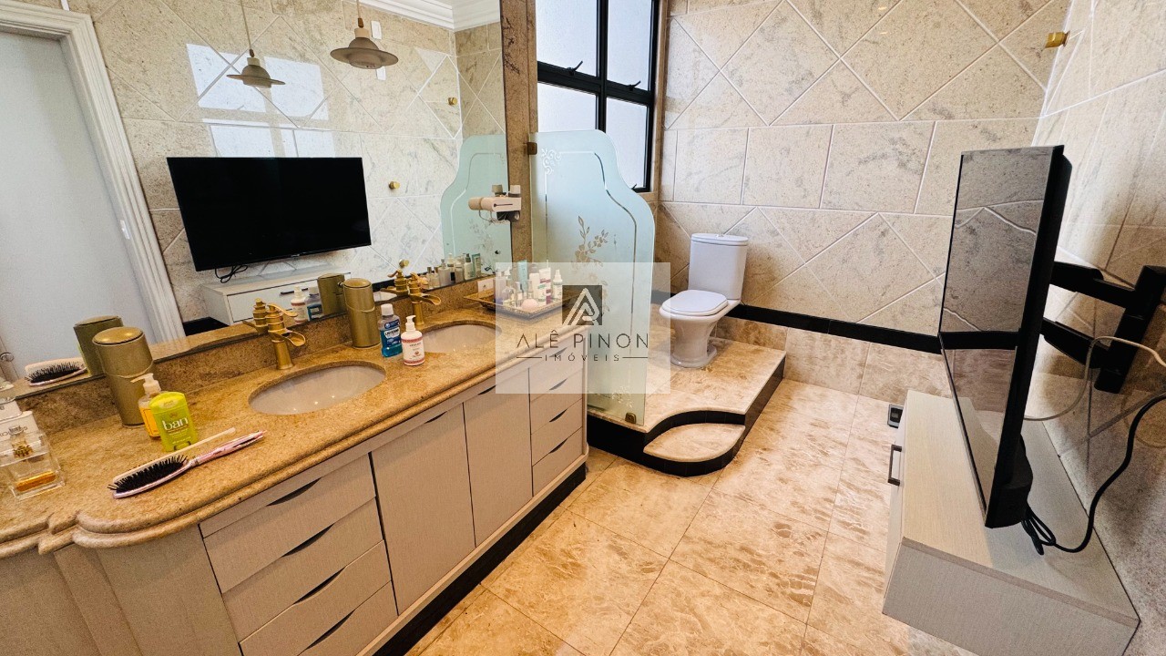 Imperdível apartamento de luxo com 4 quartos e 4 suítes na Campina, Belém-PA - 512m², 4 vagas!