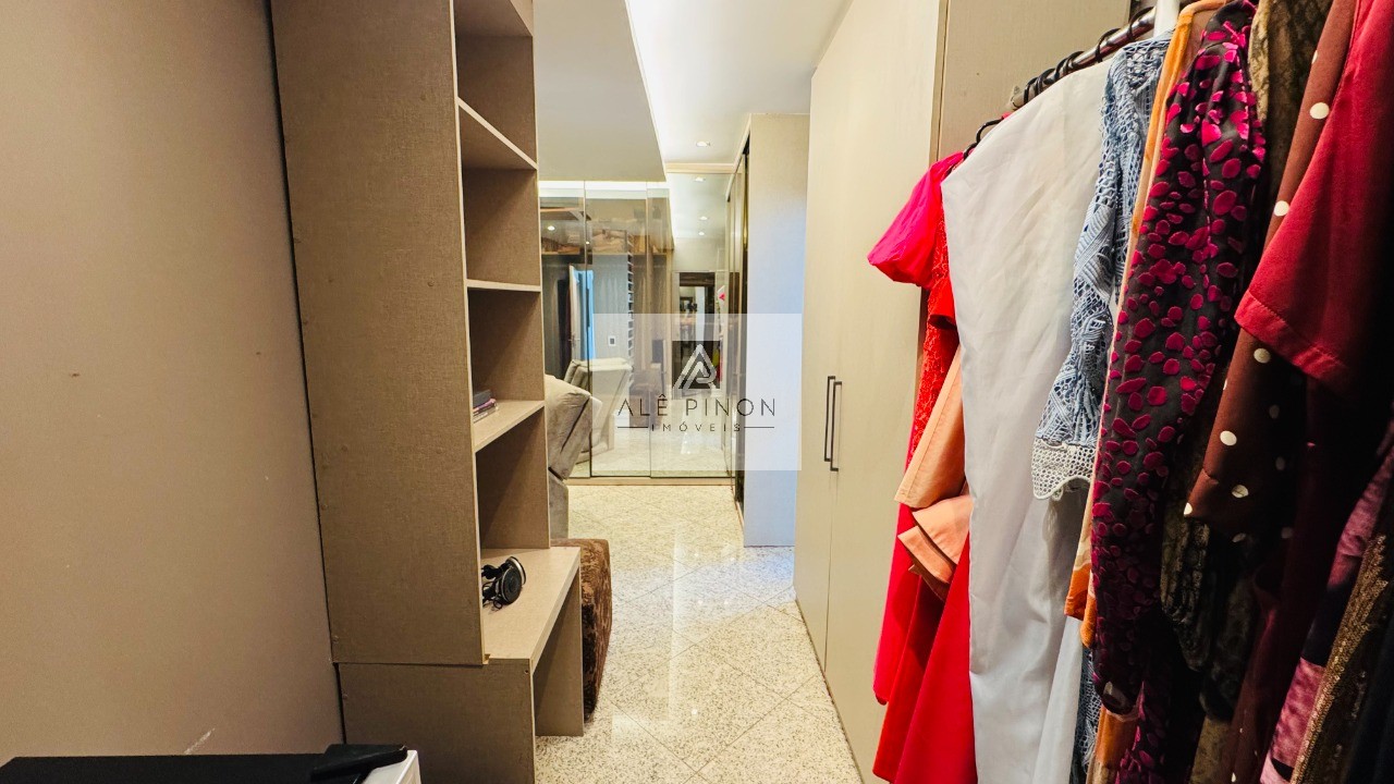 Imperdível apartamento de luxo com 4 quartos e 4 suítes na Campina, Belém-PA - 512m², 4 vagas!