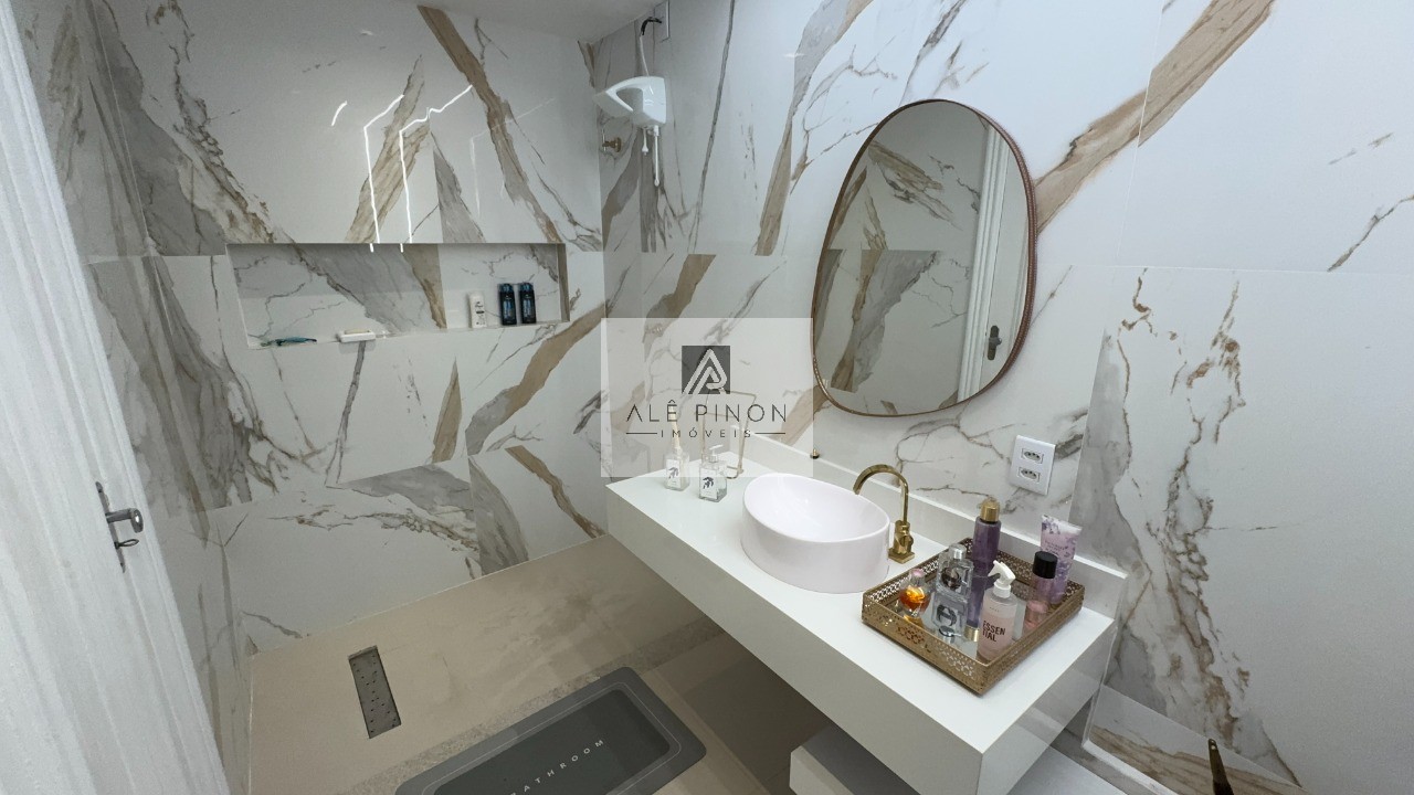 Imperdível apartamento de luxo com 4 quartos e 4 suítes na Campina, Belém-PA - 512m², 4 vagas!