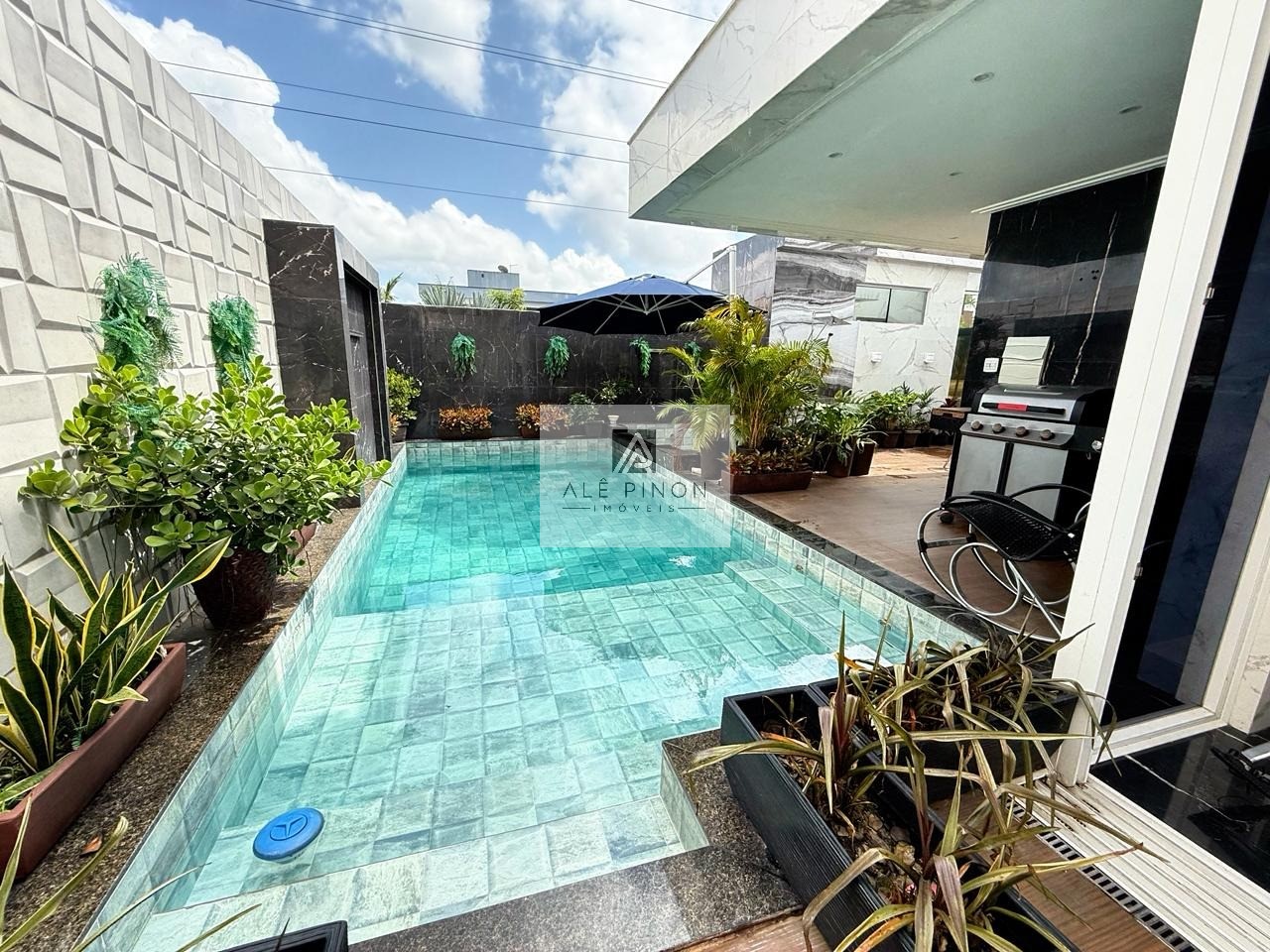Belém-PA: Casa de luxo em condomínio no parque verde com 4 quartos, 4 suítes e 6 vagas de garagem!