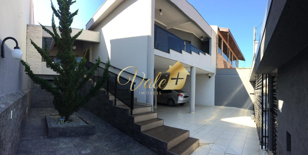 Casa, 3 quartos, 270 m² - Foto 1