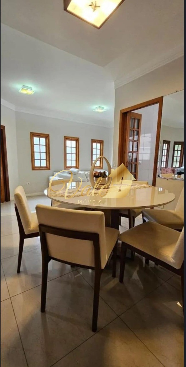 Casa, 3 quartos, 175 m² - Foto 1