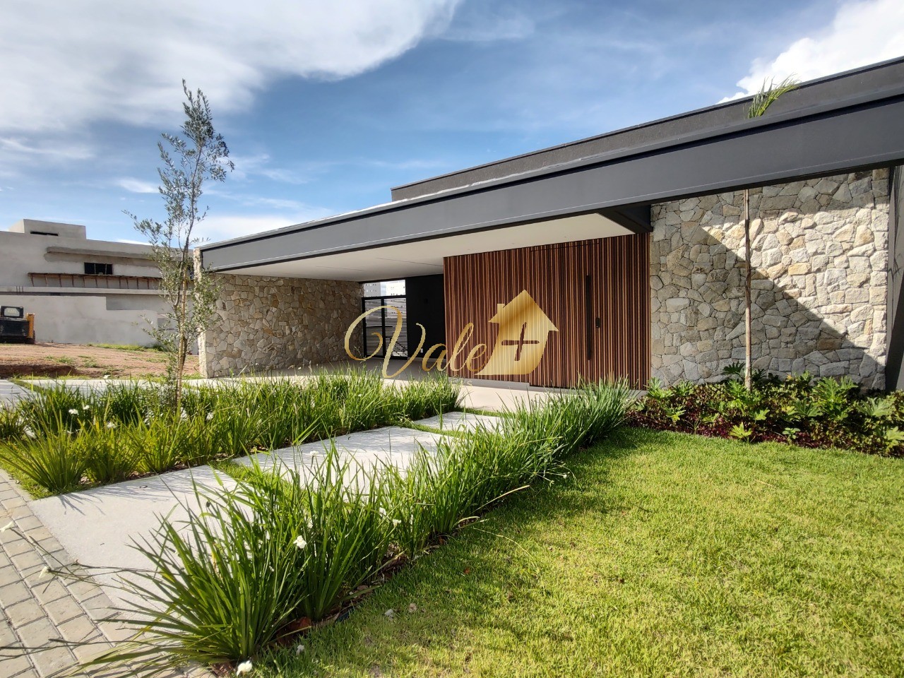 Casa, 4 quartos, 302 m² - Foto 1