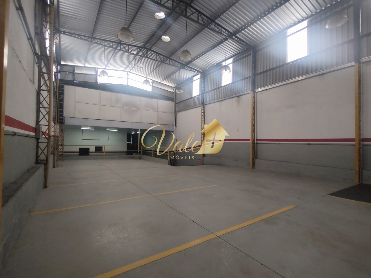 Depósito-Galpão, 640 m² - Foto 1