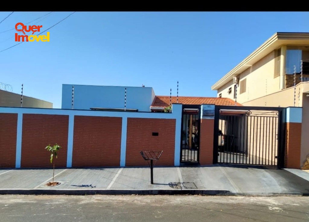Casa, 4 quartos, 180 m² - Foto 1