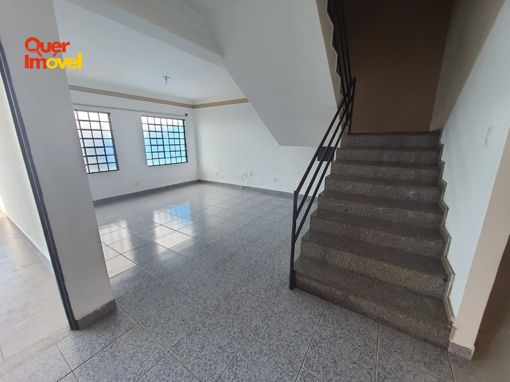 Casa, 5 quartos, 250 m² - Foto 4