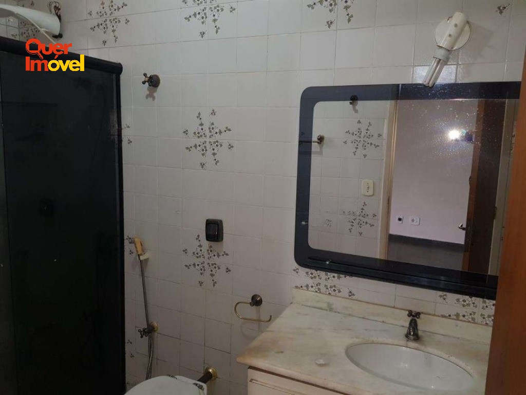 Casa, 4 quartos, 270 m² - Foto 40