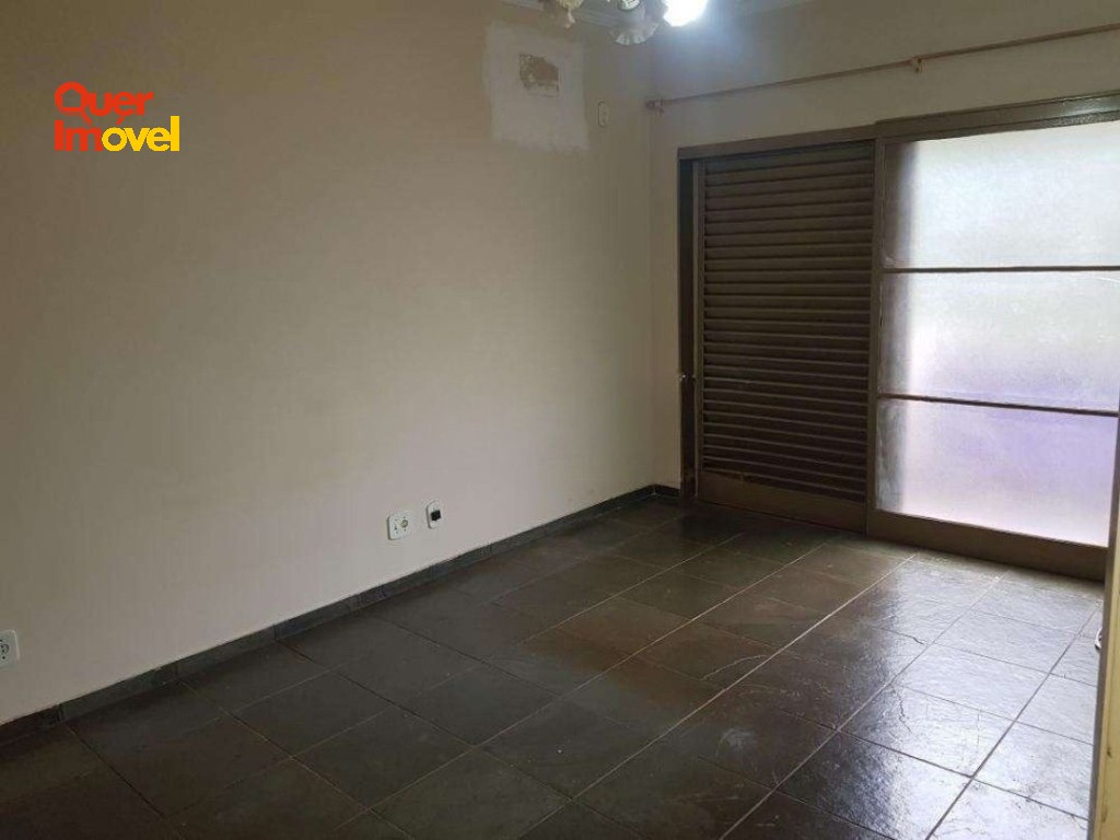 Casa, 4 quartos, 270 m² - Foto 34
