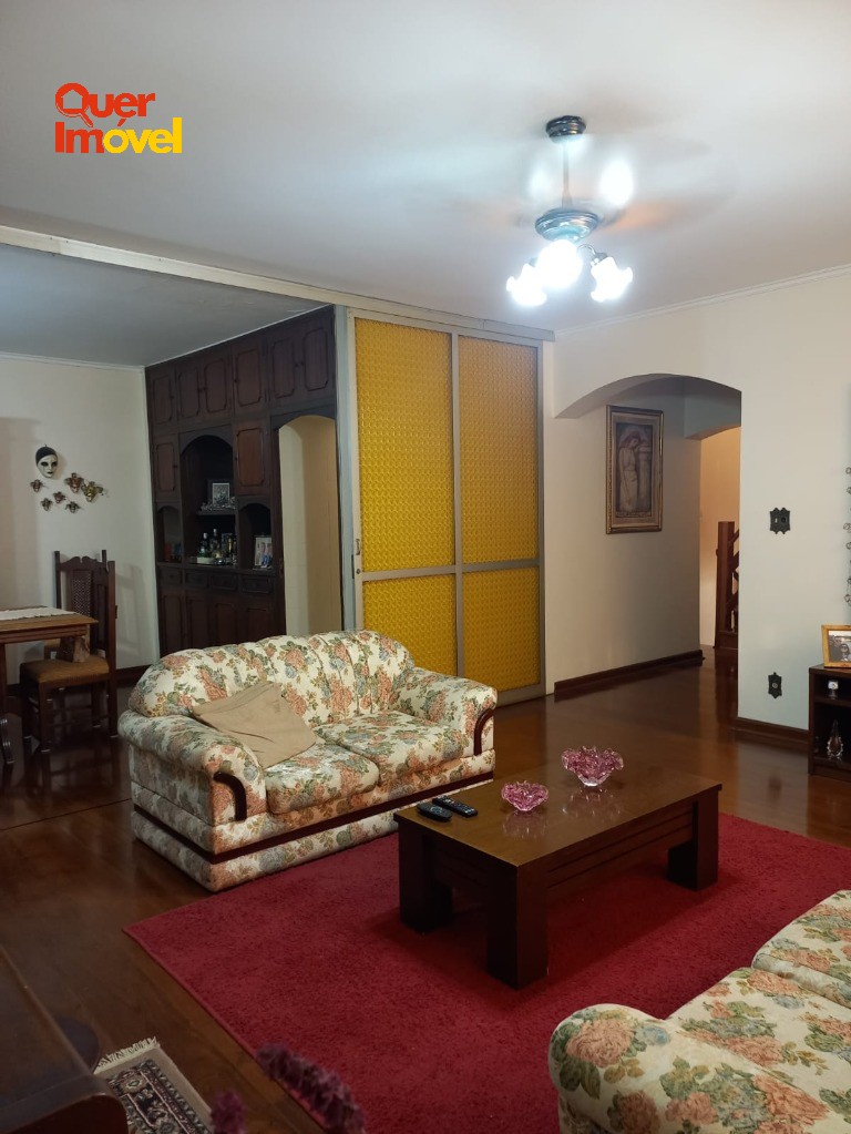 Casa, 3 quartos, 223 m² - Foto 1