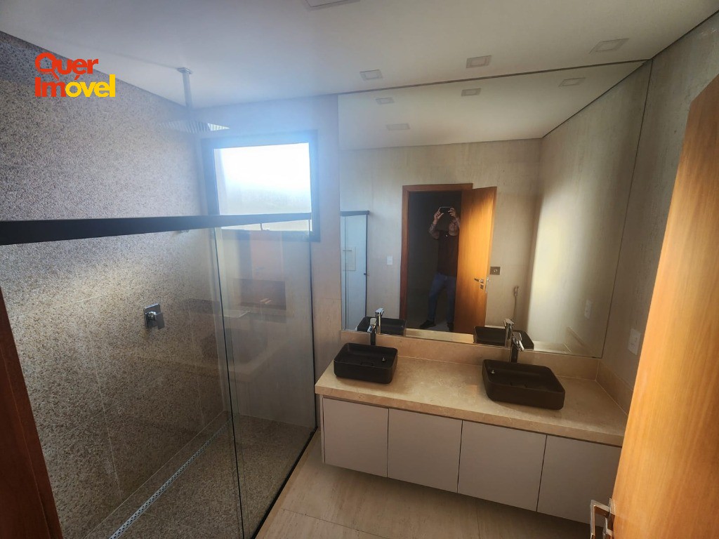 Casa em condomínio Siena: 3 quartos, 3 suítes, 2 salas, 4 banheiros, 4 vagas de garagem, 250m² - Ribeirão Preto-SP. Quer imóvel Negócios Imobiliários!