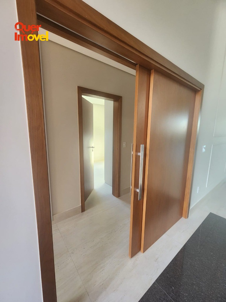 Casa em condomínio Siena: 3 quartos, 3 suítes, 2 salas, 4 banheiros, 4 vagas de garagem, 250m² - Ribeirão Preto-SP. Quer imóvel Negócios Imobiliários!
