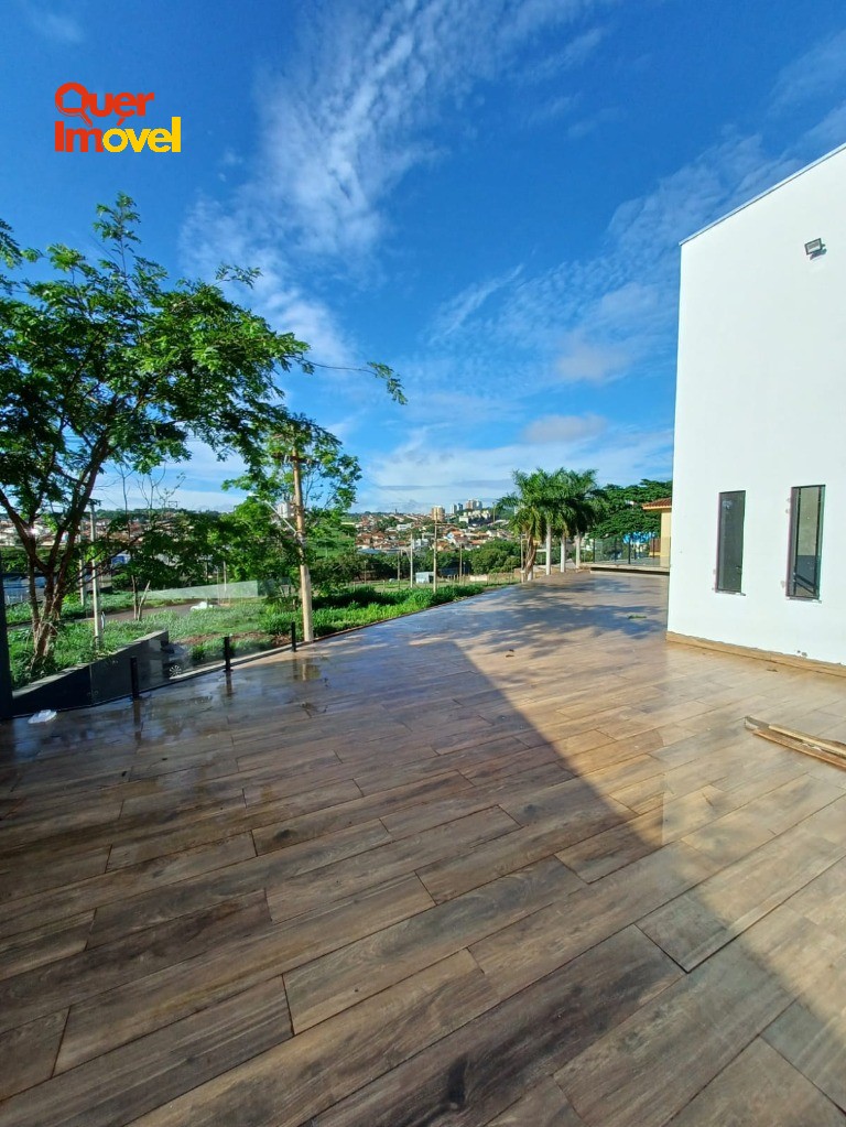 Casa à Venda em Ribeirão Preto-SP, Ribeirânia: 4 Quartos, 4 Suítes, 3 Salas, 4 Vagas, 200m². Aproveite!