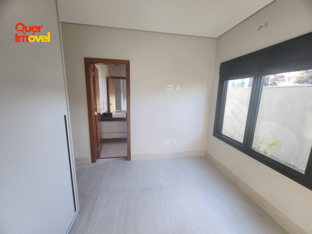 Casa em condomínio Siena: 3 quartos, 3 suítes, 2 salas, 4 banheiros, 4 vagas de garagem, 250m² - Ribeirão Preto-SP. Quer imóvel Negócios Imobiliários!
