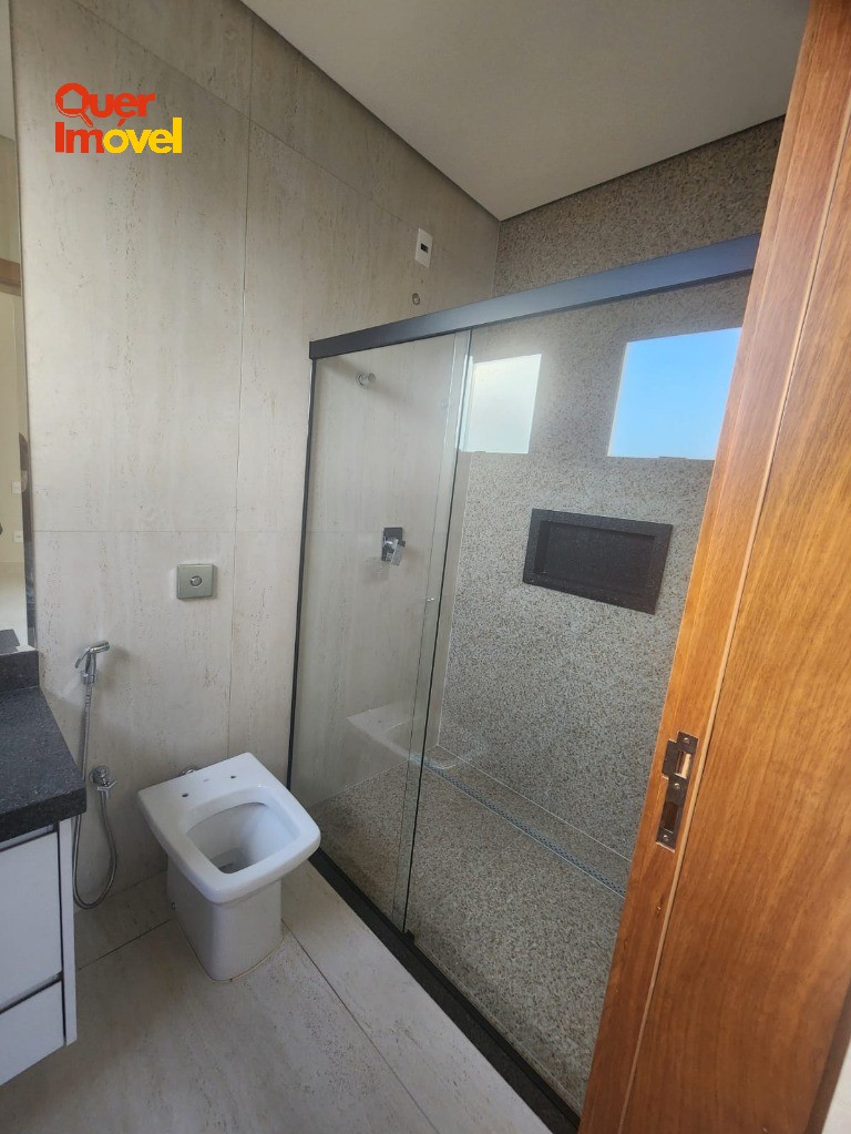 Casa em condomínio Siena: 3 quartos, 3 suítes, 2 salas, 4 banheiros, 4 vagas de garagem, 250m² - Ribeirão Preto-SP. Quer imóvel Negócios Imobiliários!