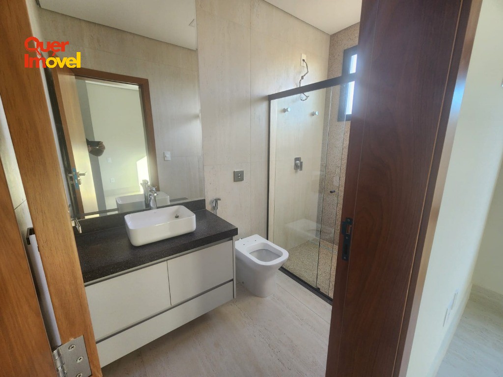 Casa em condomínio Siena: 3 quartos, 3 suítes, 2 salas, 4 banheiros, 4 vagas de garagem, 250m² - Ribeirão Preto-SP. Quer imóvel Negócios Imobiliários!