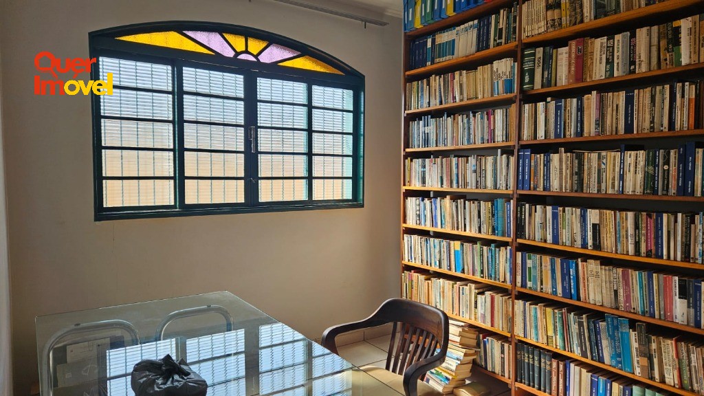 Casa, 4 quartos, 346 m² - Foto 1