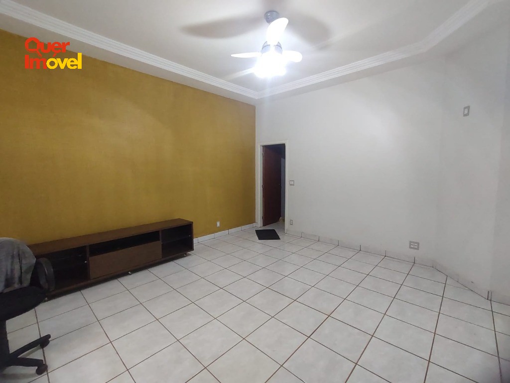 Casa, 3 quartos, 237 m² - Foto 2