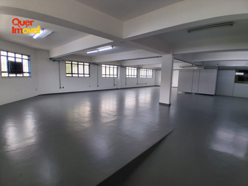 Loja-Salão, 2700 m² - Foto 1