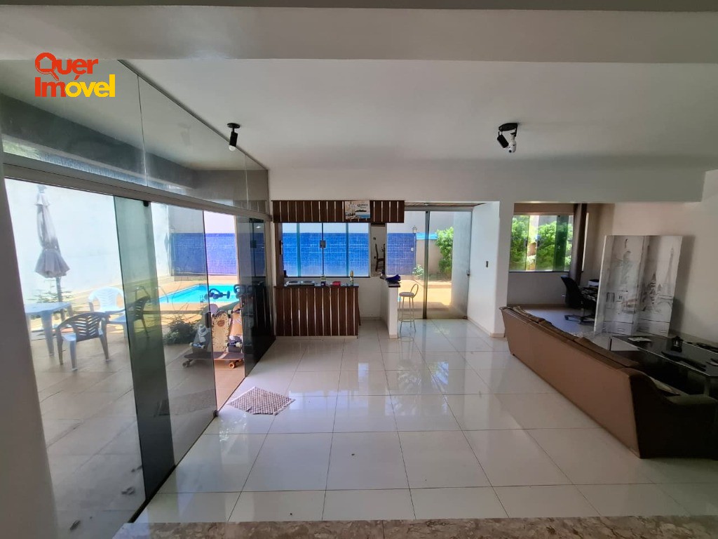 Casa, 5 quartos, 238 m² - Foto 2