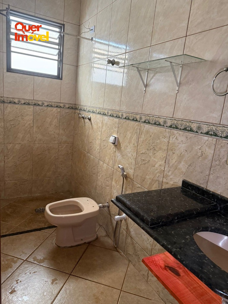 Imperdível oportunidade: Casa à venda no Planalto Verde, Ribeirão Preto-SP, 2 quartos, 1 suíte, 1 sala, 2 banheiros, 1 vaga de garagem! Quer Imóvel Negócios Imobiliários.
