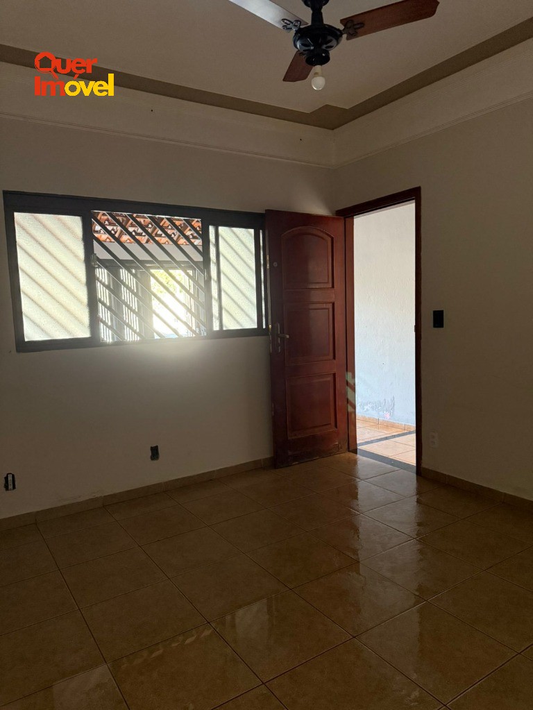 Imperdível oportunidade: Casa à venda no Planalto Verde, Ribeirão Preto-SP, 2 quartos, 1 suíte, 1 sala, 2 banheiros, 1 vaga de garagem! Quer Imóvel Negócios Imobiliários.