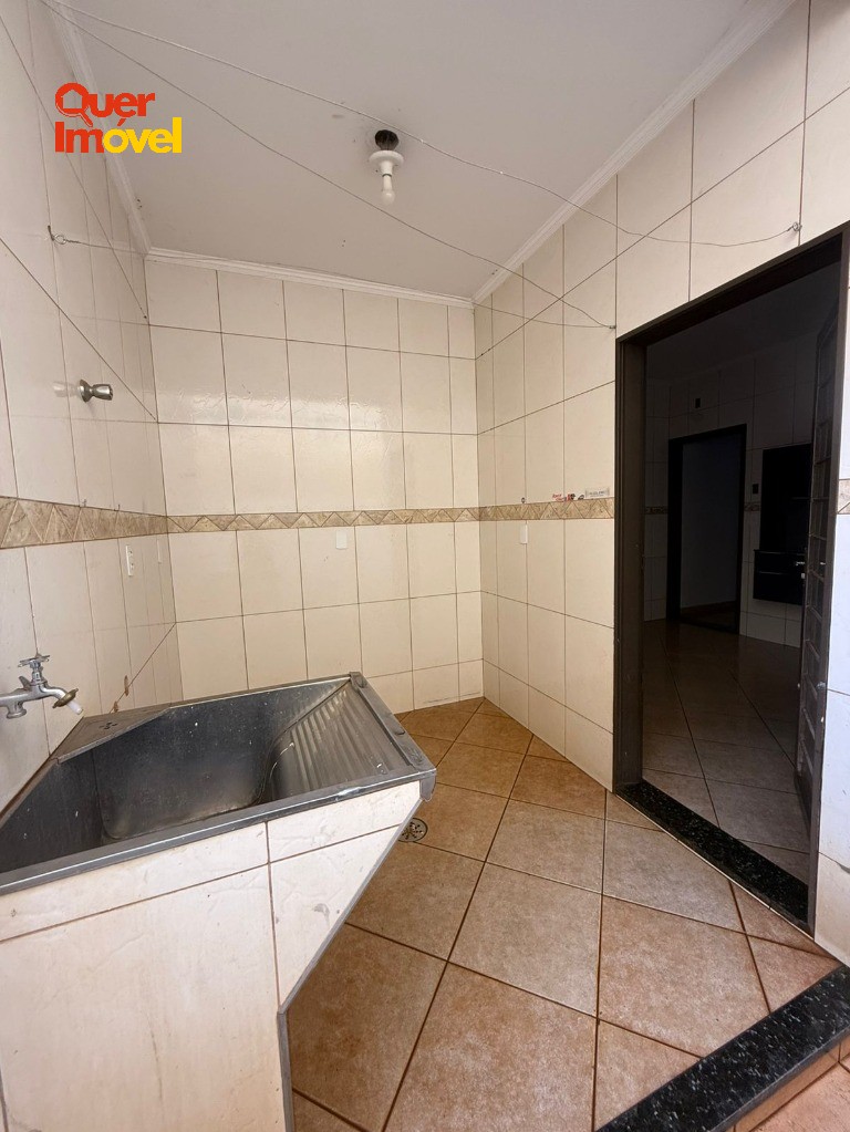 Imperdível oportunidade: Casa à venda no Planalto Verde, Ribeirão Preto-SP, 2 quartos, 1 suíte, 1 sala, 2 banheiros, 1 vaga de garagem! Quer Imóvel Negócios Imobiliários.