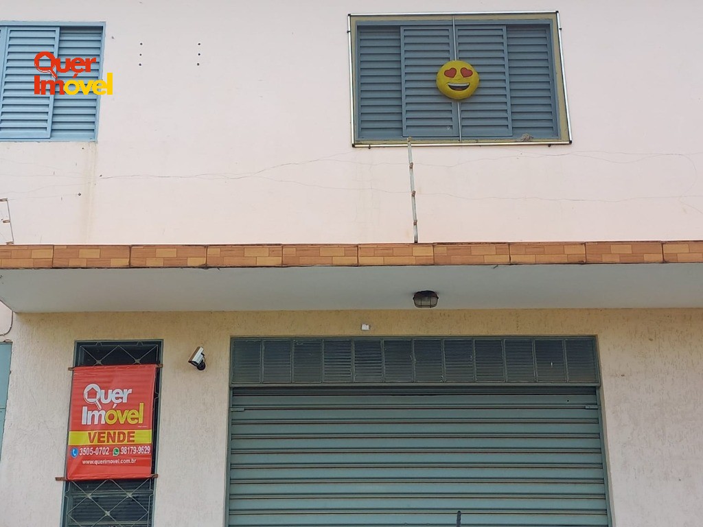 Casa, 4 quartos, 242 m² - Foto 1