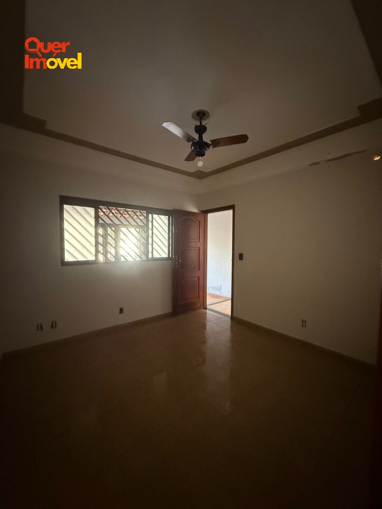 Imperdível oportunidade: Casa à venda no Planalto Verde, Ribeirão Preto-SP, 2 quartos, 1 suíte, 1 sala, 2 banheiros, 1 vaga de garagem! Quer Imóvel Negócios Imobiliários.