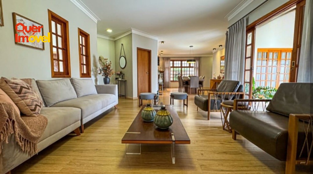 Casa, 3 quartos, 280 m² - Foto 1