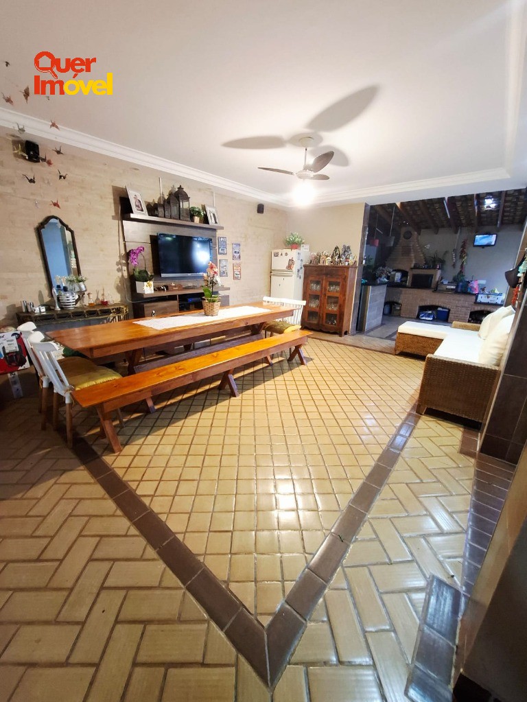 Casa, 3 quartos, 250 m² - Foto 2