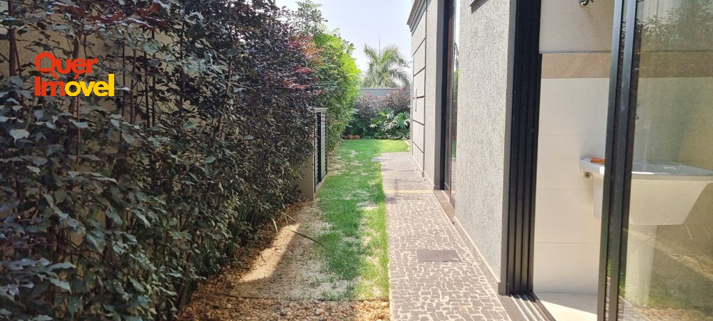 Oportunidade única: Casa de alto padrão em condomínio à venda em Ribeirão Preto-SP no Residencial E Empresarial Alphaville! 4 quartos, 4 suítes, 2 salas, 7 banheiros, 6 vagas de garagem, 421m². Quer…