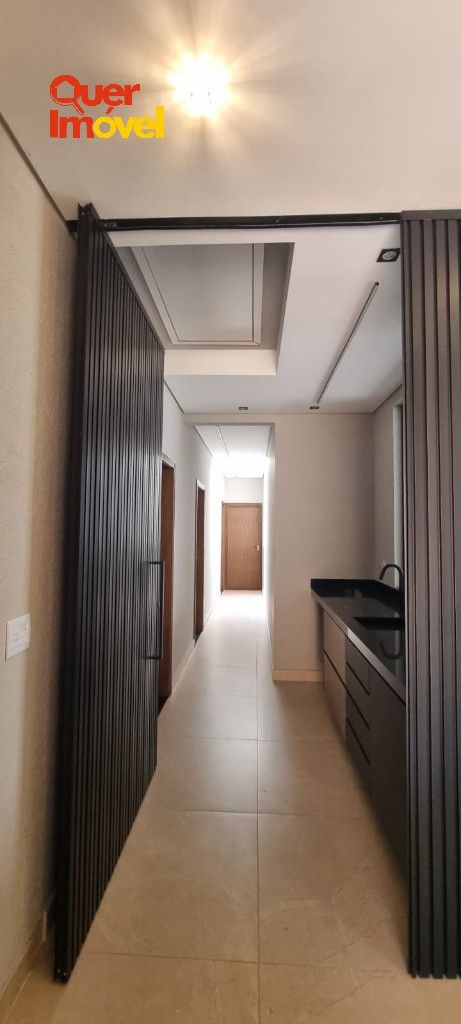 Oportunidade única: Casa de alto padrão em condomínio à venda em Ribeirão Preto-SP no Residencial E Empresarial Alphaville! 4 quartos, 4 suítes, 2 salas, 7 banheiros, 6 vagas de garagem, 421m². Quer…