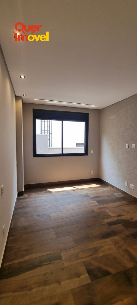 Oportunidade única: Casa de alto padrão em condomínio à venda em Ribeirão Preto-SP no Residencial E Empresarial Alphaville! 4 quartos, 4 suítes, 2 salas, 7 banheiros, 6 vagas de garagem, 421m². Quer…