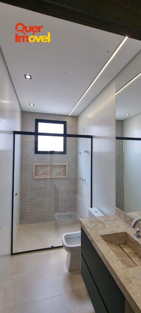 Oportunidade única: Casa de alto padrão em condomínio à venda em Ribeirão Preto-SP no Residencial E Empresarial Alphaville! 4 quartos, 4 suítes, 2 salas, 7 banheiros, 6 vagas de garagem, 421m². Quer…