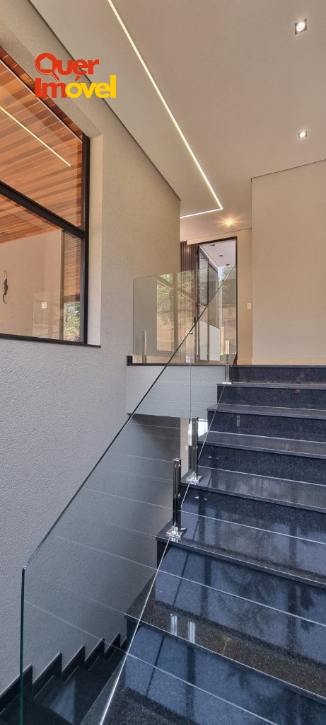 Oportunidade única: Casa de alto padrão em condomínio à venda em Ribeirão Preto-SP no Residencial E Empresarial Alphaville! 4 quartos, 4 suítes, 2 salas, 7 banheiros, 6 vagas de garagem, 421m². Quer…
