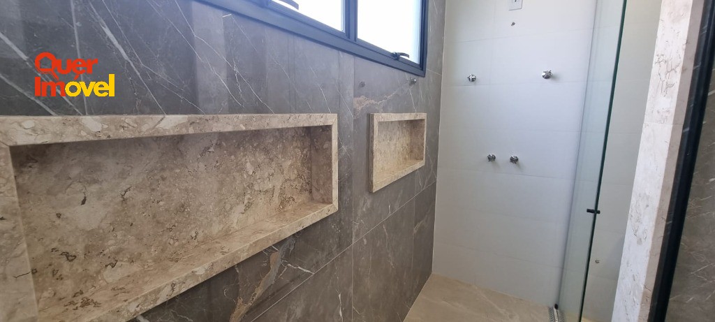 Oportunidade única: Casa de alto padrão em condomínio à venda em Ribeirão Preto-SP no Residencial E Empresarial Alphaville! 4 quartos, 4 suítes, 2 salas, 7 banheiros, 6 vagas de garagem, 421m². Quer…