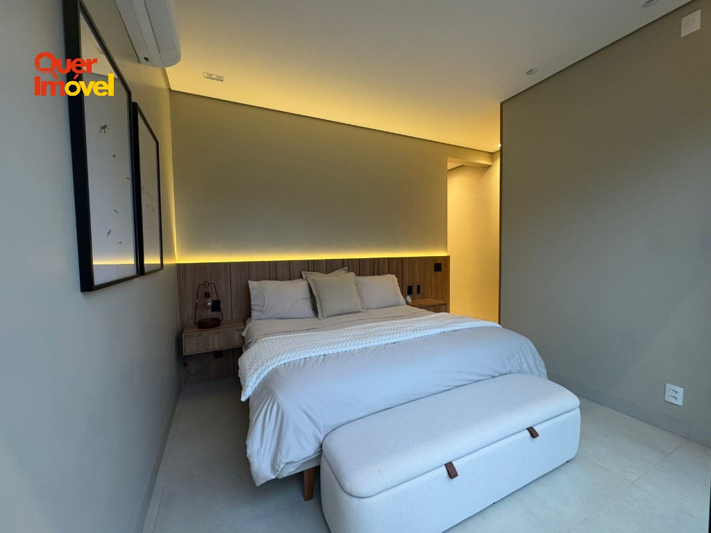 Oportunidade única: Casa de alto padrão em condomínio no Residencial Alto do Castelo, Ribeirão Preto-SP! 3 quartos, 3 suítes, 2 salas, 4 banheiros, 4 vagas de garagem, 220m². Quer Imóvel Negócios…